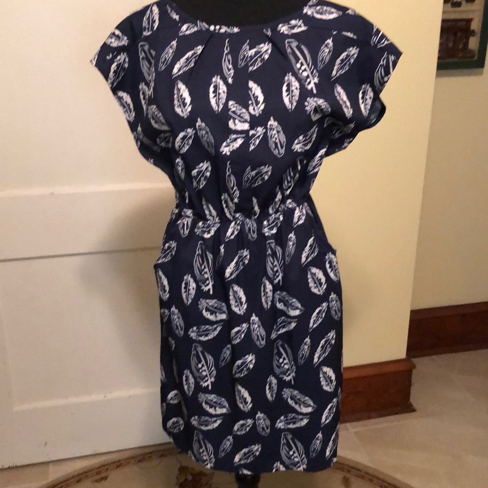 Cute summer dress size  juniors L Ptp 20”